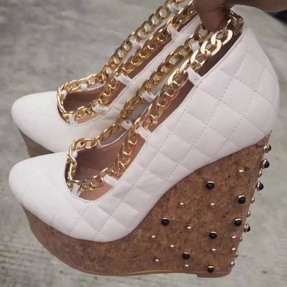 🎀 BE MAGIC 🎀 BEAUTIFUL LACE SHEER DESIGNER TRIBAL RHINESTONE GOLD LADY BEBE - Picture 14 of 16